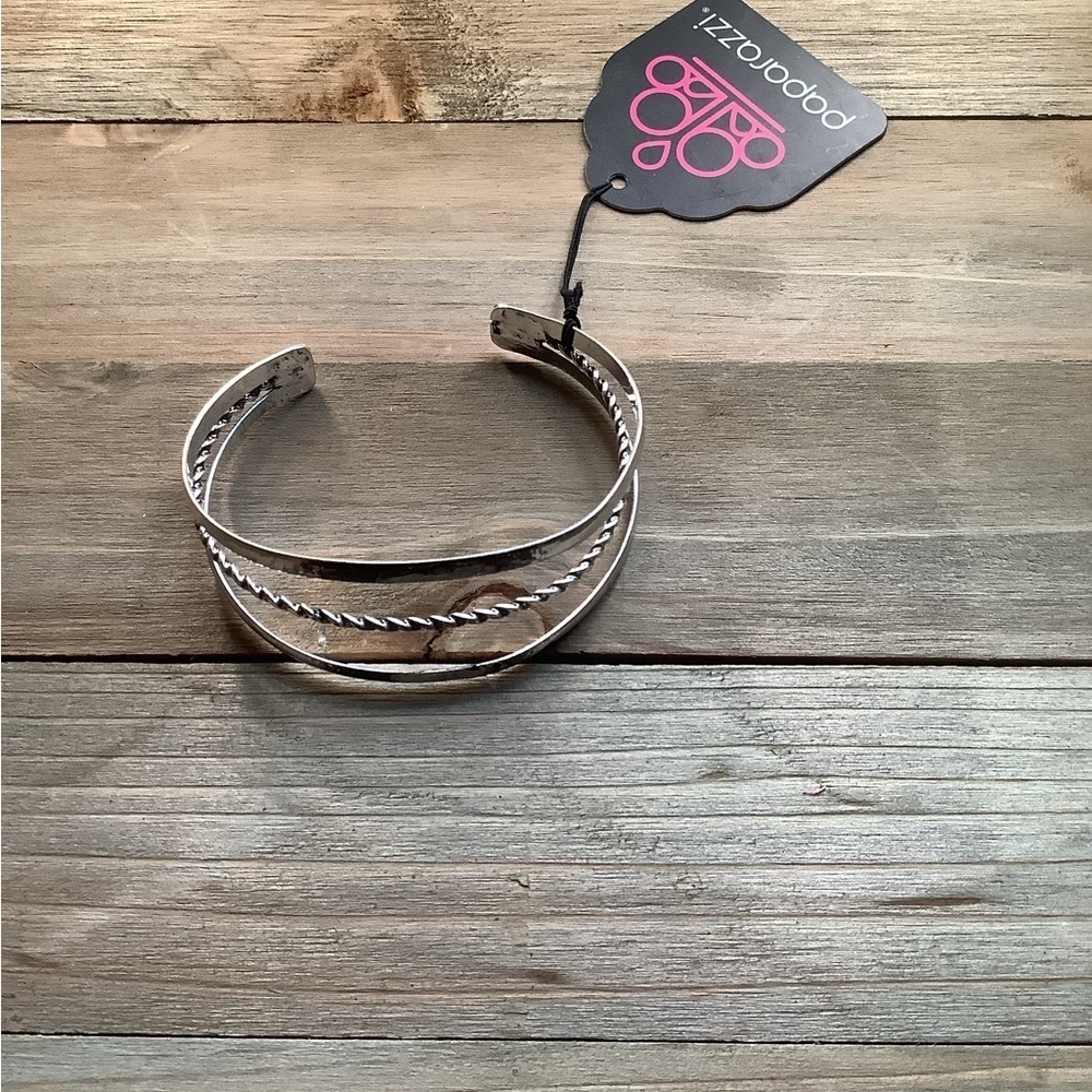 ❄️ Paparazzi | Silver Bracelet Metal Cuff